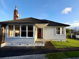 Cream flat-roof home